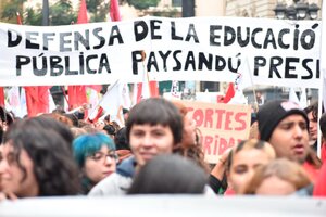 Uruguay: paro de docentes y estudiantes contra el ajuste en educación (Fuente: @Fenapes-Uruguay)