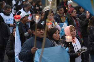 Una marcha de antorchas para mantener el rechazo a la Constitución de Morales