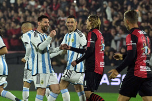 Maxi Rodríguez se la pasó de perlas junto a Messi y todo Newell's (Fuente: Télam)