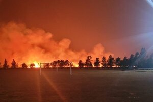 Impresionante incendio en terrenos cercanos al aeropuerto de Córdoba