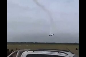 Chaco: cayó una avioneta en una feria agrícola y murieron el piloto y el copiloto  