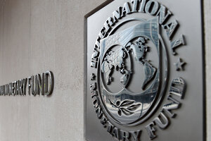 El FMI patea la escalera del desarrollo argentino (Fuente: AFP)