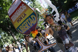 La política marca las marchas por el Orgullo LGTBI+ en España  (Fuente: EFE)