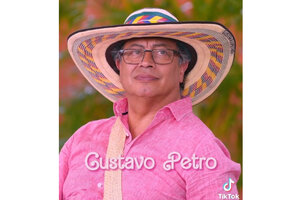 Gustavo Petro en modo Barbie