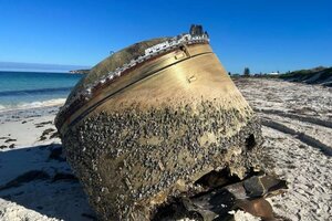 Misterioso objeto metálico aparece en playa de Australia 