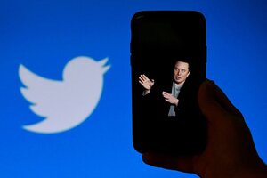 Elon Musk quiere cambiar el logo de Twitter y reemplazarlo por una X (Fuente: AFP)