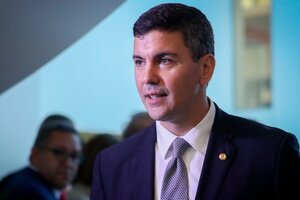Paraguay: asume Santiago Peña, un neoliberal bajo la tutela del Partido Colorado (Fuente: EFE)