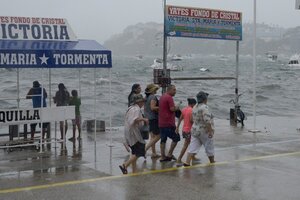 México: el huracán Hillary sube de categoría camino a la península de Baja California (Fuente: AFP)