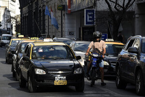 "No nos interesa ni un hola con quien salió primero en las PASO": los taxistas advierten sobre el avance de Javier Milei (Fuente: Andres Macera)