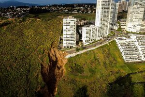 Temporal en Chile: un edificio de 17 pisos quedó al borde del colapso  (Fuente: AFP)