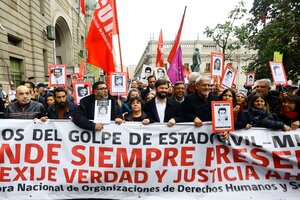 Una marcha en Santiago
por la memoria y la vida (Fuente: EFE)