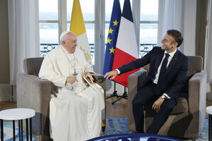 Francisco y Macron en un encuentro en Marsella.  (Fuente: AFP)