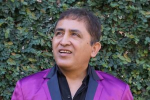 La muerte de Huguito Flores: el músico es despedido en Ituzaingó por cientos de seguidores