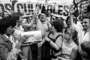 Muestra fotográfica “Democracia, 40 años / Memorias, resistencias y legados”
