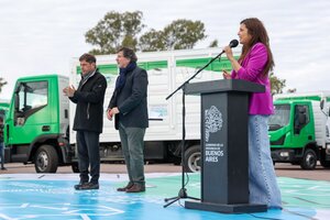 Kicillof y Vilar entregaron camiones a municipios para fortalecer la gestión sustentable de residuos 