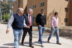 Ezeiza: Maggiotti, Fernández y Granados recorrieron 252 viviendas que se construyen con fondos nacionales