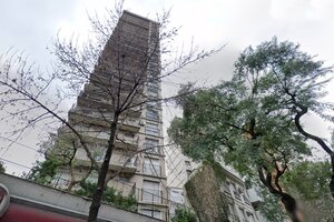 Un joven de 23 años murió al caer del piso 22 de una torre en frente del Botánico