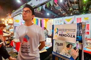 Homofobia: agresión y amenazas en un stand con publicaciones LGBTIQ+ en la Feria del Libro de Mendoza (Fuente: Télam)
