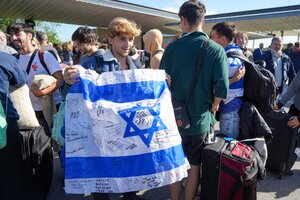 Llegó el primer avión con 244 argentinos evacuados desde Israel (Fuente: NA)