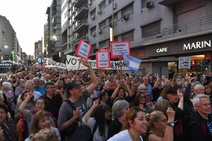 La Caminata por la Democracia desbordó la calle Corrientes (Fuente: Enrique García Medina)