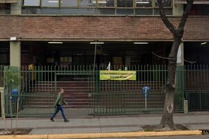 Detienen a cinco adolescentes por robar 142 netbooks de una escuela de San Telmo  