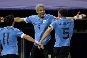 El gol de Uruguay que abrió el marcador ante la selección argentina (Fuente: AFP)