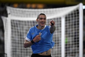 El gol de Darwin Núñez para Uruguay que selló la derrota de la selección argentina (Fuente: AFP)