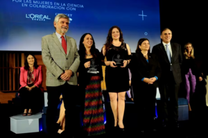 Juliana Cassataro se quedó con el premio  L'Oréal-Unesco por el desarrollo de la primera vacuna contra la covid (Fuente: Télam)