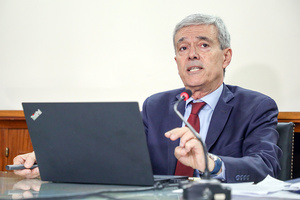 Agosto en conferencia de prensa: poco habitual en su gestión (Fuente: Prensa Gobernación)