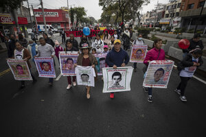 México abre todos los archivos del caso Ayotzinapa para los familiares (Fuente: EFE)