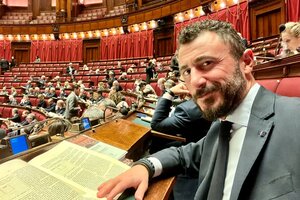 Polémica en Italia por el arma de un diputado que causó un herido en Año Nuevo