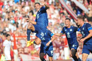 Copa de la Liga: Talleres batió a Huracán bajo un calor sofocante (Fuente: Fotobaires)
