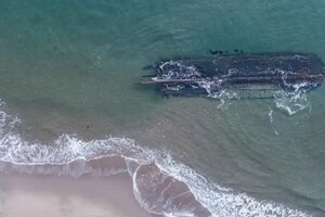 Canadá: misterioso barco fantasma apareció en la costa y sorprendió a todos