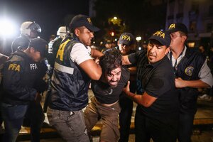 Qué pasó en la manifestación contra la Ley Ómnibus: protestas pacíficas y represión violenta
