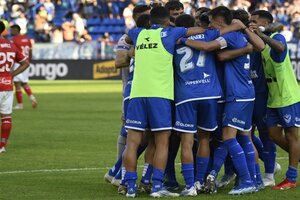 Copa de la Liga: Agónica victoria de Vélez sobre Huracán (Fuente: Fotobaires)