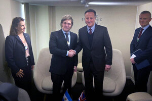 Con la visita de Cameron a las Malvinas, el Gobierno aplica el teorema de Sumo (Fuente: Presidencia)