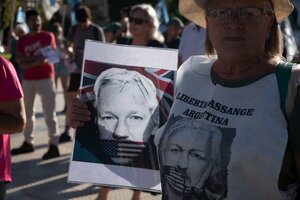 Acto por la liberación de Julian Assange en Plaza de Mayo (Fuente: Télam)