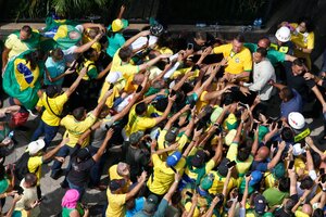 Bolsonaro se defendió de las acusaciones de golpismo ante sus seguidores (Fuente: AFP)