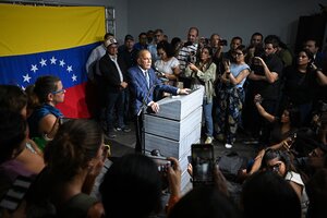 La oposición venezolana registró a sus últimos candidatos presidenciales (Fuente: AFP)