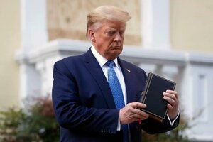 Estados Unidos: sale a la venta la Biblia de Trump (Fuente: EFE)