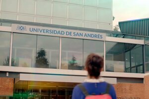 Docentes de la Universidad de San Andrés se manifiestan en defensa de la educación pública y Javier Milei les responde