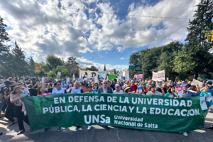 Masiva movilización en Salta por el ajuste a la educación pública
