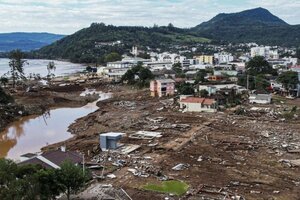 Ascienden a 100 los muertos por las inundaciones en el sur de Brasil