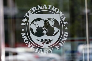 El FMI elogia al Gobierno y libera 800 millones de dólares, pero pide más esfuerzos