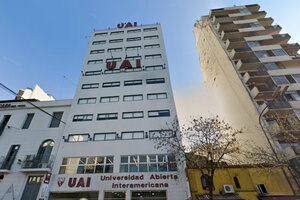 Una estudiante cayó del piso 11 del edificio de la UAI (Fuente: NA)