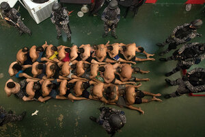 Las fotos "a lo Bukele" fueron cuestionadas por el Comité Nacional de Prevención de la Tortura.  (Fuente: Prensa Gobernación)