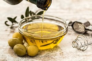 La Anmat prohibió la venta de dos marcas de aceite de oliva