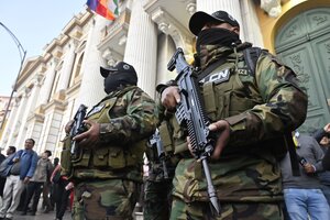 Ya son dos los jefes militares detenidos en Bolivia (Fuente: AFP)