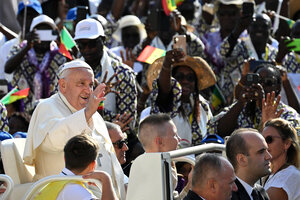 El Papa reclama por los inmigrantes en medio del debate en Italia  (Fuente: AFP)