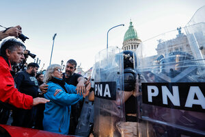 Un protocolo cuestionado para desatar una eventual "batalla campal" (Fuente: EFE)